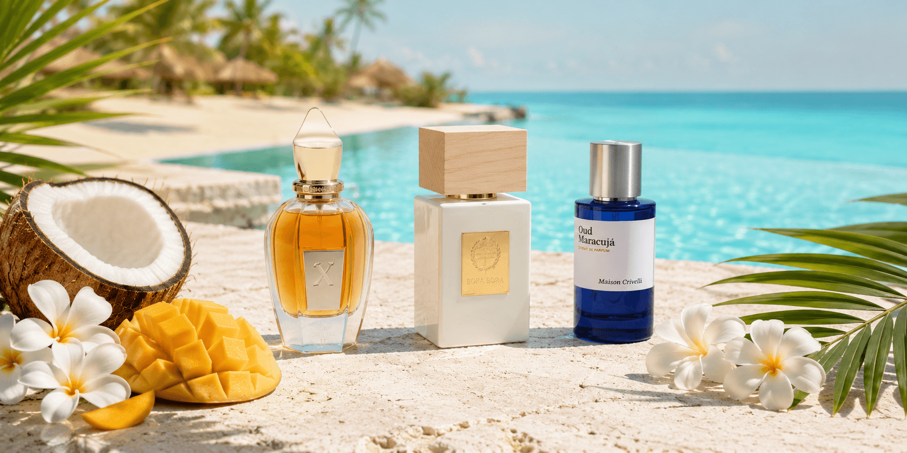 Drei tropische Nischendüfte am Pool: Xerjoff Cruz del Sur II, Bora Bora und Maison Crivelli Oud Maracujá, daneben Kokosnuss, Mango und Frangipani-Blüten