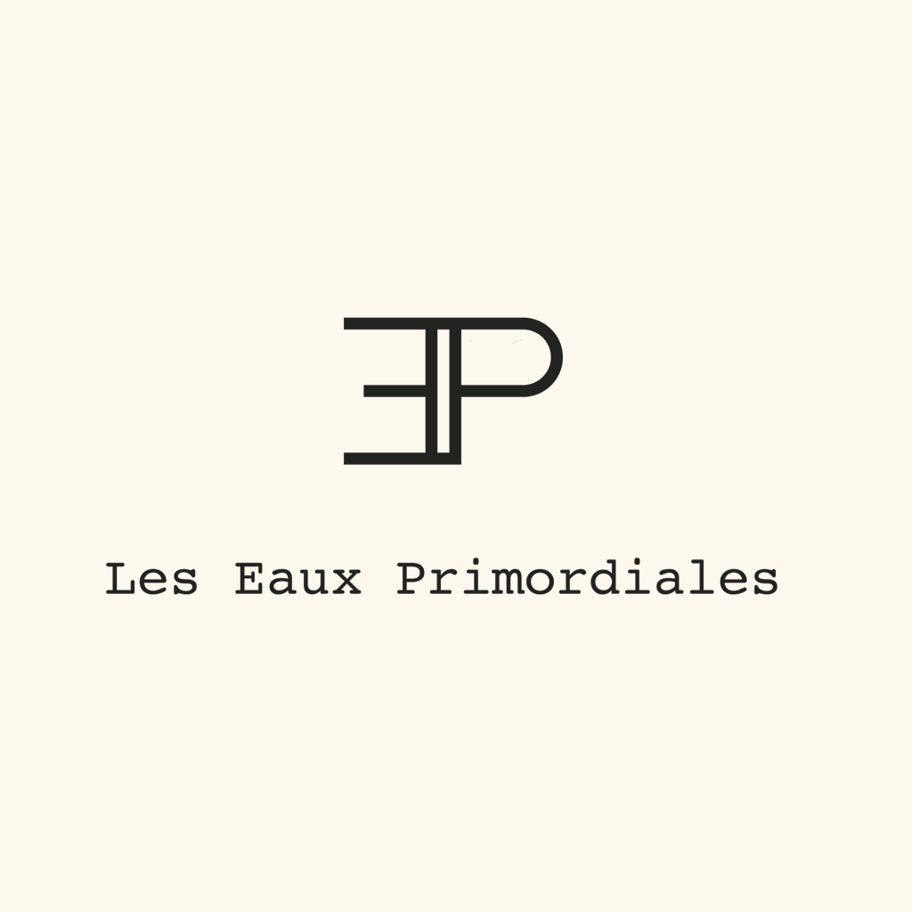 Les Eaux Primordiales Duftproben – elegantes Markenlogo zentriert auf hellem, minimalistischem Hintergrund; modern und hochwertig